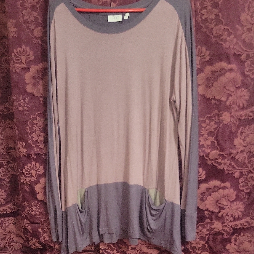 Two-Tone Long Sleeve Top with Pockets